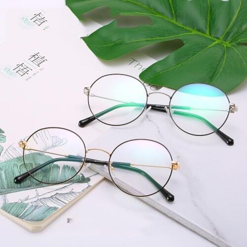 Literary and Retro Flat Mirror High-quality Round Frame Glasses Metal Men and Women Universal Myopia Glasses