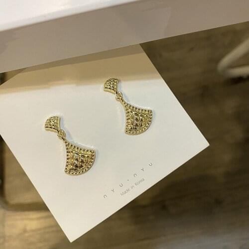 QiLuxy Gold Color Fashion Geometric Drop Earrings Fan-shapded Dangle Earrings for Women Holiday Party Elegant Earrings Jewelry