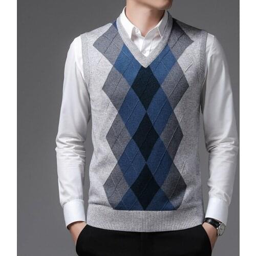 2018 Men Sleeveless Sweaters Knitted Warm Wool V Neck Sweaters Fashion plaid Autumn Winter Vest Outwear Clothes Man