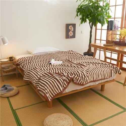 Thicken bedspread blanket 200x230cm High Density Super Soft Flannel Blanket to on for the sofa/Bed/Car Portable Plaids