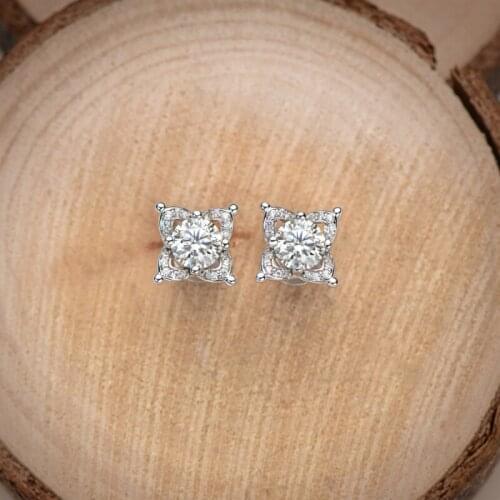 Silver 925 Original 4 Heart Claw Brilliant Cut Diamond Test Past Total 1 Carat D Color Moissanite Stud Earrings Gemstone Jewelry