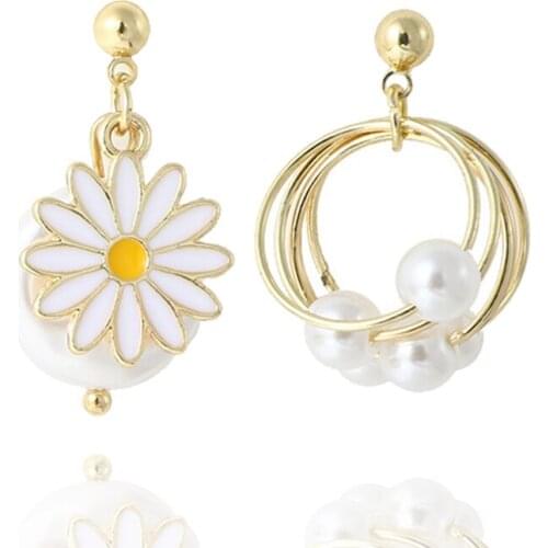 Japan Korea New Fashion Female Stud Earrings Sweet Flowers Show Thin Face All-Match Pendant for Womens Jewelry Lover Gifts