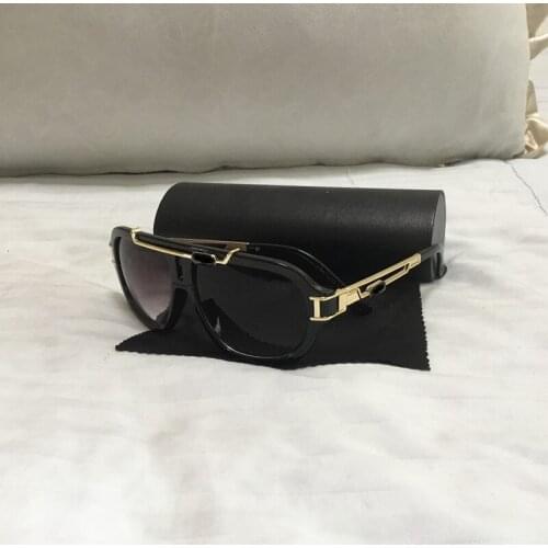 MDesigner of sunglasses an frog mirror Casual sunglasses black leather case 8018 Sunglasses brand