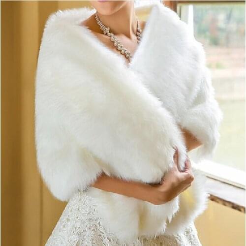 Hot Sale 2019 Cheap Wedding Jacket Bride 2018 Cape Winter High Quality New Bolero Mariage Fourrure Bridal Accessories