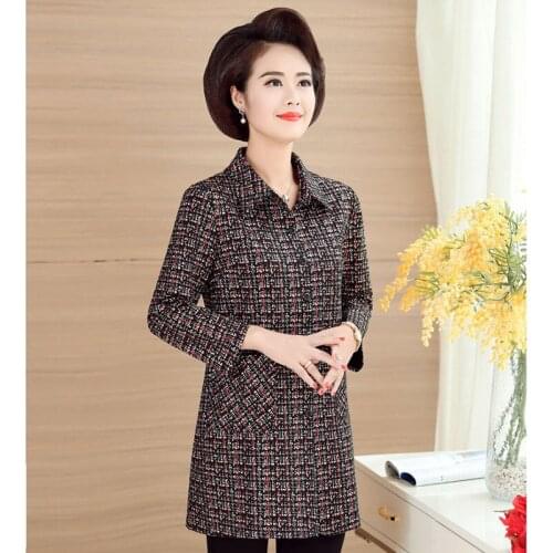 Mothers Spring Thench Coat 2020 New Middle-aged aOlder Womens Tops Middle-aged Spring Autumn Trench lattice Coat B301