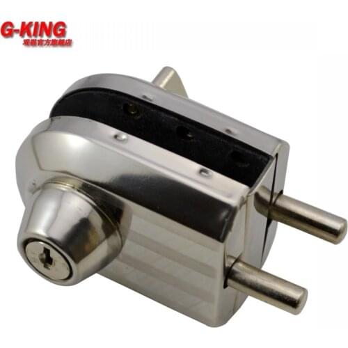 Don't punch glass door locked glass door latch door outside inside and outside the glass lock bolt lock 108B