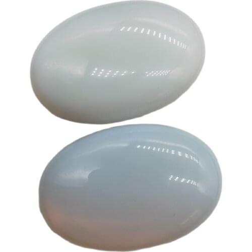 1pcs Beautiful White Opal Crystal Palm Massage Therapy Polished Stone Healing Gift Crystal Stone