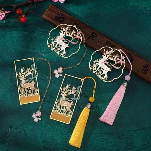 1pc Creativity Elk Brass Paint Pendant Bookmark Cute Metal Art Pattern Book Mark Page Folder Office School Supplies Stationery