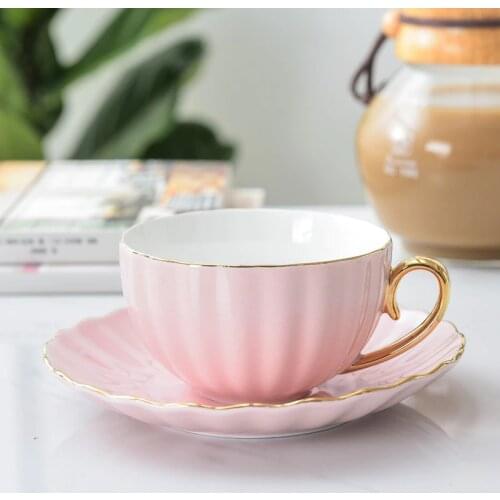Fun Fervent Pink Cute Creative Porcelain Cup and Saucer Ceramics Simple Tea Sets Modern Design Coffee Cups Tazas Para Cafe