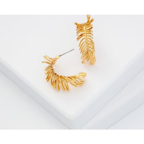 Jaeeyin 2021 Fashion Exaggerate Natural Palm Leaf Gold Color Feather Shape Statement Earrings Jewelry Gift For Women New Arrival
