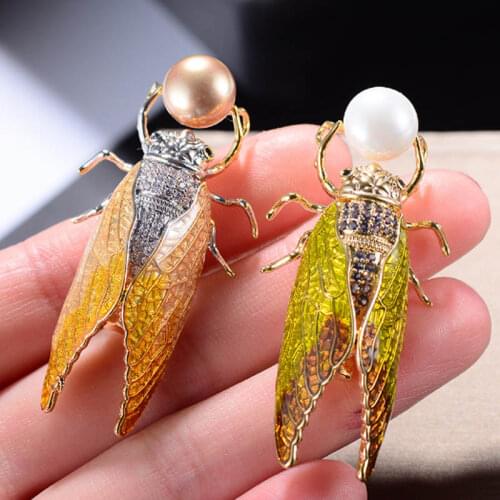 Zlxgirl New Arrival metal Imitation pearl cubic zircon brooch jewelry for women men couple gifts copper brooch free Velvet bags