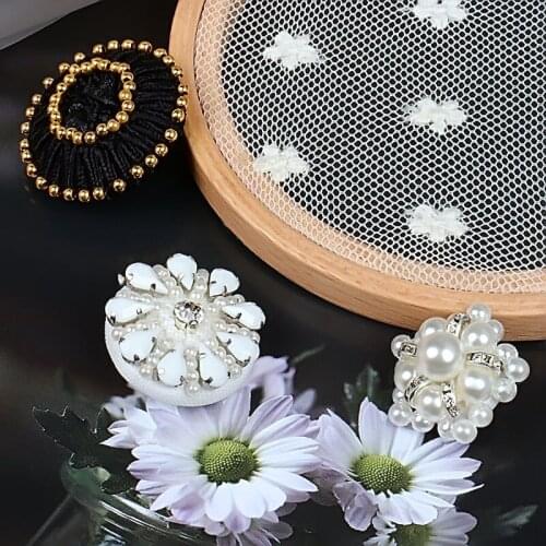 High Quality Fashion New Style 1pcs DIY Pure Hand-sewn Pearl Buttons Coat Coat Hand-sewn Round Buttons
