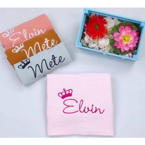 Personalized Baby Girl Swaddle Blanket Double Layer Muslin Fabric Custom Embroidered 50x70cm Babies Shoulder Cover Blanket Model