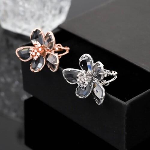 New design fashion jewelry exaggerated high-quality transparent crystal flower ring opening party dance party ring for women