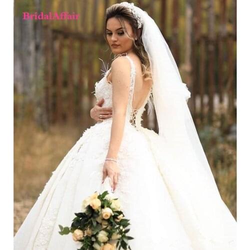 Luxury Satin Princess Wedding Dresses 2020 Spaghetti Strap 3d Flower Beaded Sequin Bridal Dress Ruched Backless Bridal Dress