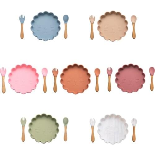 1Set New Born Baby Feeding Dinner Plate Silcone Plates & Fork Spoon Cartoon Lion Tableware Food Grade Silicone Childrens Dishes