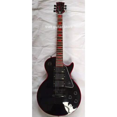 Guitarra eléctrica de color negro instrumento musical personalizado estándar. Golpeador negro 3 pastillas. Gitaar 1 pieza de cue