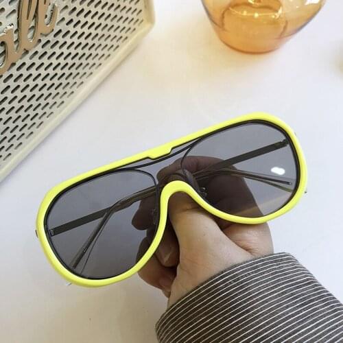 New Elegant Women Yellow Pilot Sunglasses Men Fashion Luxury Shades For Female Oversized Sun Glasses Men Thin Face Shades UV400