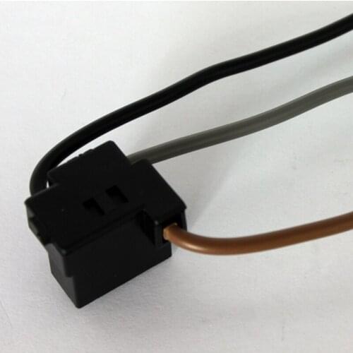 General motors headlamp socket triangle plug flash unit plug fog lamp bulb relay resistance to high temperature leak proof.3PCS