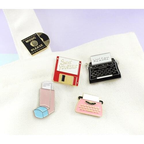 Classical Pin "Save Yourself'' Writer Icon Brooch Badge Womens Wear Gifts Jewelry Accessories Enamel Pins Gifts For Girls