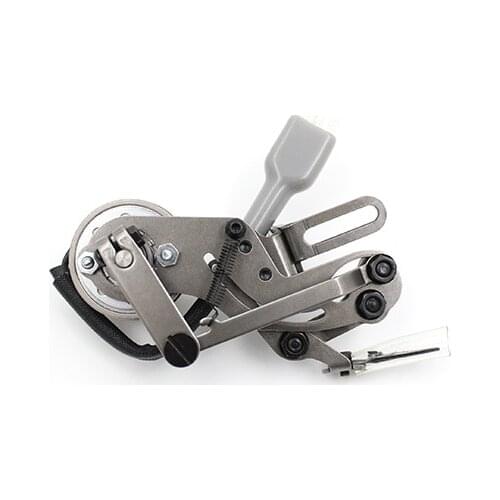 Automatic thread cutting device