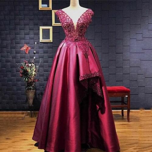 Hot Burgundy Lace Applique A-line Evening Dress Vintage Satin Formal Evening Gown Arabic Plus Size Party Pageant Dress