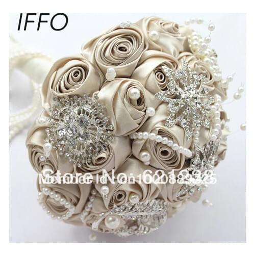 IFFO Boutonnieres For The Groom