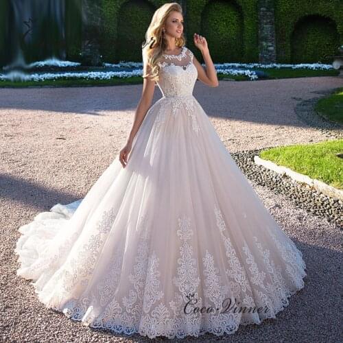 Sexy Backless Europe Wedding Gown Women Sheer Neck Lace Up Lace Embroidery Appliques Sweet Train Wedding Dress New Arrival W0568
