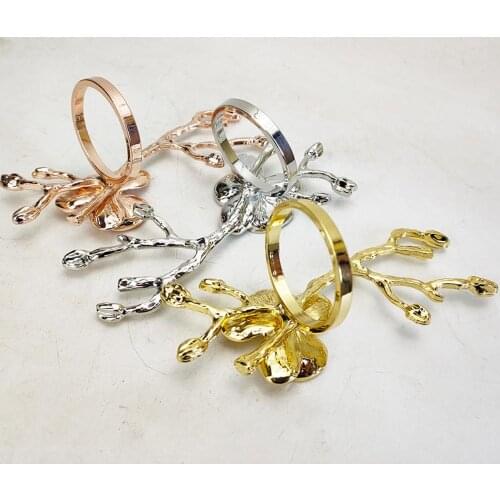 4Pcs Napkin Buckle Exquisite Durable Alloy Leaf Flower Napkin Ring Holders for Kitchen