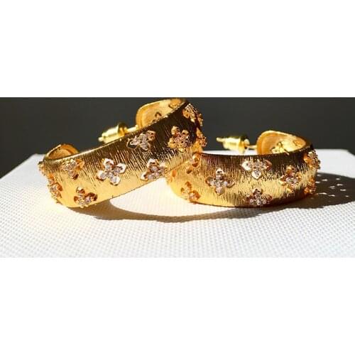 AAA Quality Fashion Micro Pave Premium Zircon Brushed Hollow Flower Stud Earrings Luxury Butcherati Jewelry for Women