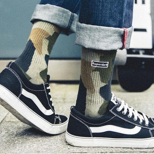 Street style fashion socks skateboard crew socks with camouflage design for mens long cotton socks men from China