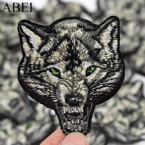 10pcs/lot Embroidered Lifelike Wolf Patches Iron On Animal Appliques DIY Handmade Garment Clothes Jeans Stickers Fashion Badge