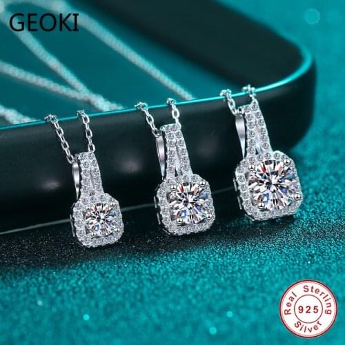 Geoki Passed Diamond Test D Color 0.5-2 CT Square Perfect Cut Moissanite Pendant Necklace 925 Sterling Silver Classic Jewelry