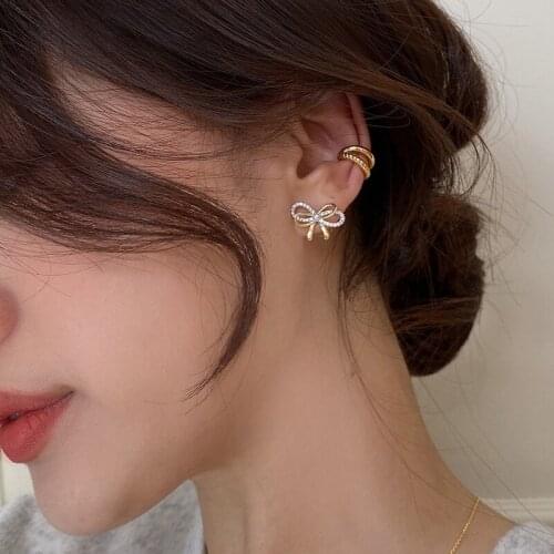 Origin Summer French Vintage Pearl Bowknot Stud earrings for Women Exquisite Rhinestone Hollow Out Metal earrings Jewelry Gifts