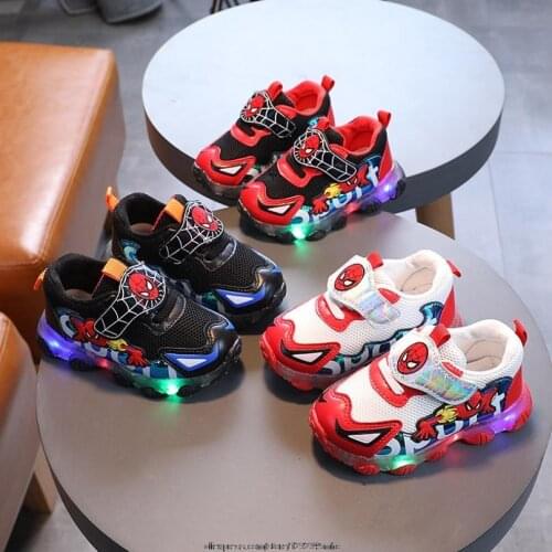 Disney New Net Fabric Childrens LED Shoes Spiderman Sports Shoes For Boys Light Breathable Leisure Flat Shoes Student Shoes