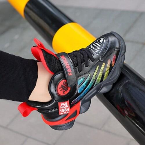 Newest Kids Sport Shoes for Boys Girls Running Shoes Fashion Sneakers Breathable Mesh Childrens Tennis Trainers Shoes for Teens