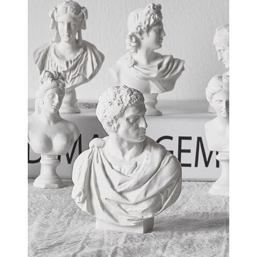 Large Statues For Living Home Wedding Garden Decoration Accessories Modern Hair People Hair Chest Woonkamer Desktop Rituals