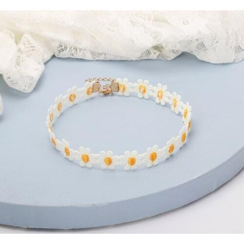 Women Daisy Choker Necklace Korean Style Sweet Girl Flower Lace Collar Gothic Retro Simple Accessories Temperament Jewelry
