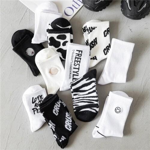 New Ins Winter Fashion Harajuku Hip Hop Socks Unisex Funny Smile Moon Women Happy Skateboard Socks Streetwear Black White