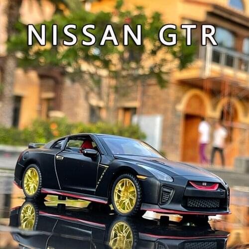1/32 Simulation Nissan Gtr Sports Car Alloy Model Car Childrens Gift Sound And Light Pull Back Car Toy Car Collection Ornaments