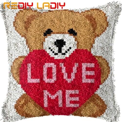 Latch Hook Cushion Love Me Bear Pre-Printed Canvas Cushion Cover Acrylic Yarn Crochet Pillow Case Kit Hobby & Crafts Home Decor