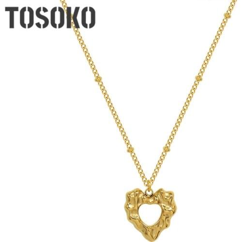 TOSOKO Stainless Steel Jewelry Peach Heart Love Hollowed Out Pleated Pendant Necklace Female Elegant Clavicle Chain BSP1092