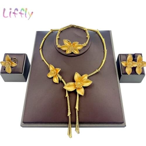 Dubai Jewelry Gift Elegant Women Flower Shape Big Necklace African Bridal Wedding Bracelet Earrings Ring Fashion Jewelry Sets