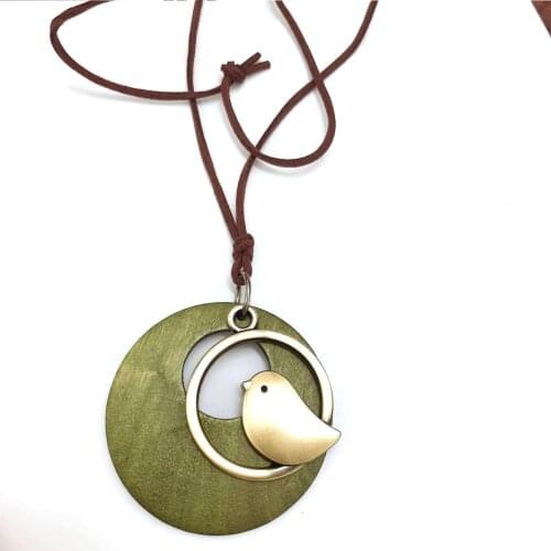 Korean Wooden Round Circle Bird Pendant Necklace Retro Ethnic Style Long Leather Sweater Chain Jewelry Green Black Color