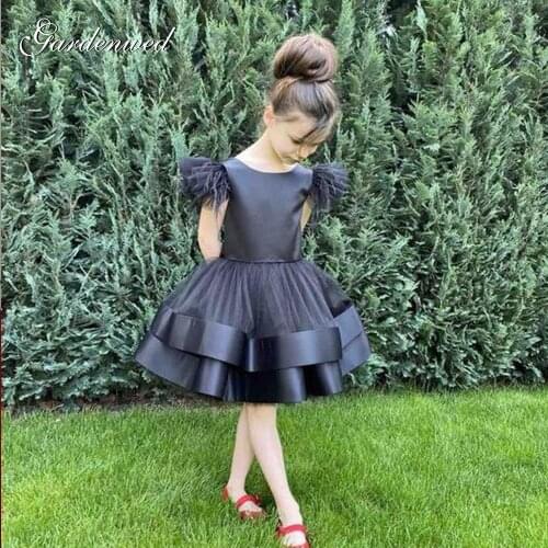 Puffy Satin Layers Cute Girl Wedding Party Dresses Kids Bow Sashes Flower Girl Dresses Feather Sleeves Celebrity Dresses Vestido