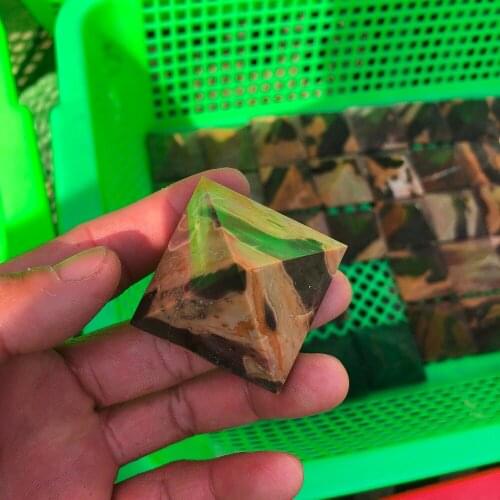 Natural Colored Strawberry Crystal Pyramid Love Gemstone Mineral Great for Meditation Healing Home Decoration Chakra Reiki Stone