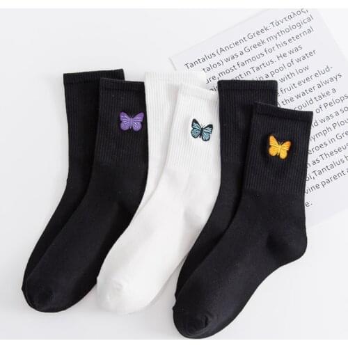 2021 New Animal Butterfly Simple Crew Embroidery Cotton Women Black And White Sports Socks