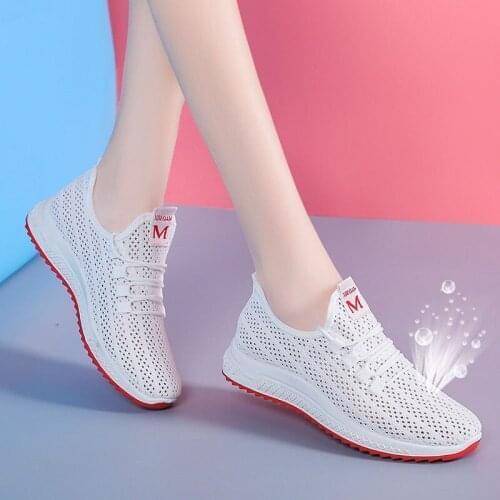 Beijing Cloth Shoes Female Walking Soft Soles Anti-Slip Mother Running Shoes Breathable Mesh Surface Fashion And Leisure