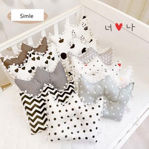 INS Koren Baby Shaping Pillow Infant Baby Crown Black White With Lace Pillows Cotton Washable Baby Beddings