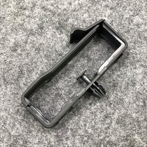 30721387 Emergency Warning Triangle Mount Bracket Holder Support Fixed Buckle For Volvo S40 V50 S60 V60 V70 S80 XC60 XC70 04-18
